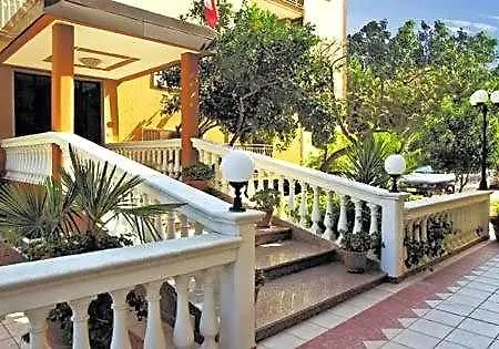 فندق Ristorante La Siesta