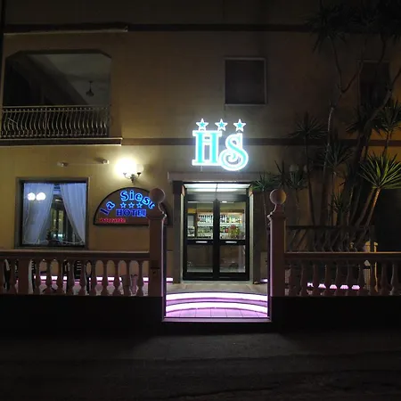 מלון Ristorante La Siesta 3*