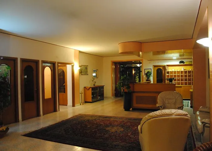 מלון Ristorante La Siesta 3*