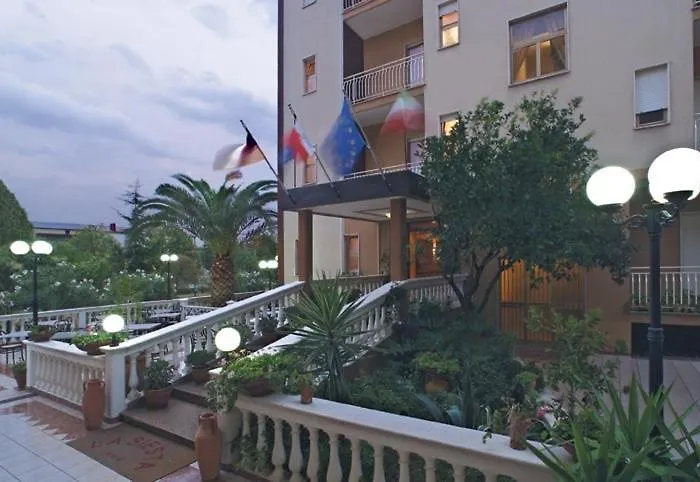 Ristorante La Siesta מלון